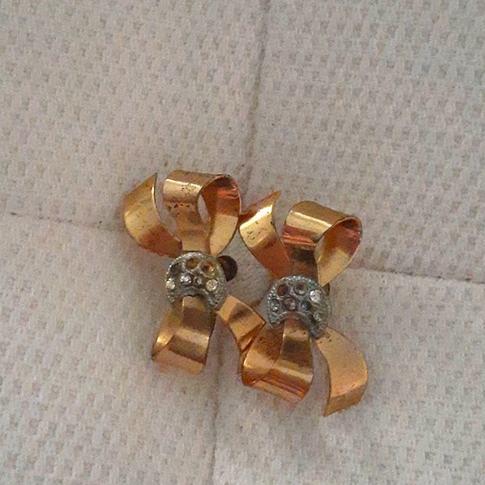 VINTAGE Earrings w/screw on back